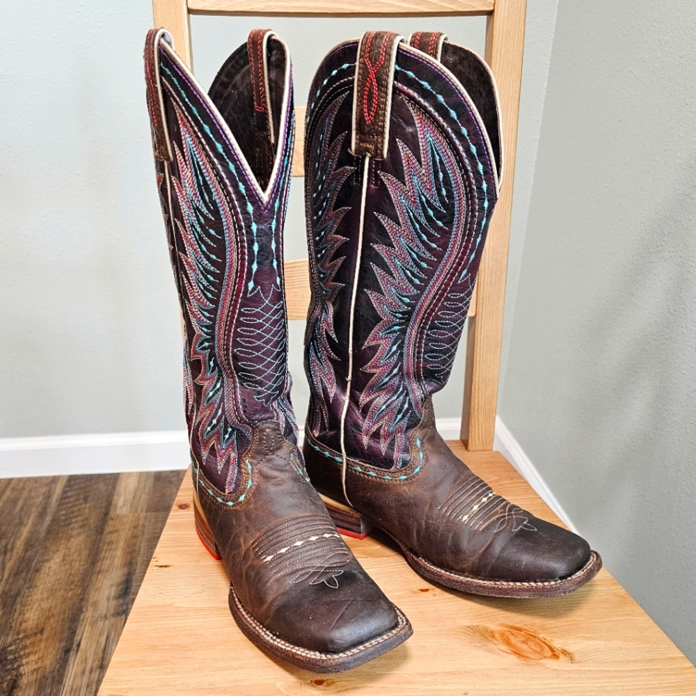 Beautiful Rare Ariat Cowboy Boots - 8.5 Purple